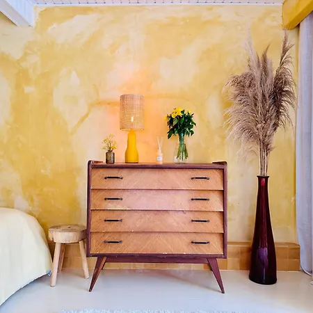 Garage דירה באיון